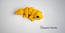 Load image into Gallery viewer, Pocket Pals - Articulated Fidget Toy - Baby Leopard Gecko
