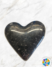 Load image into Gallery viewer, Glass Hearts - 7cm - Random Selection
