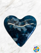 Load image into Gallery viewer, Glass Hearts - 7cm - Random Selection
